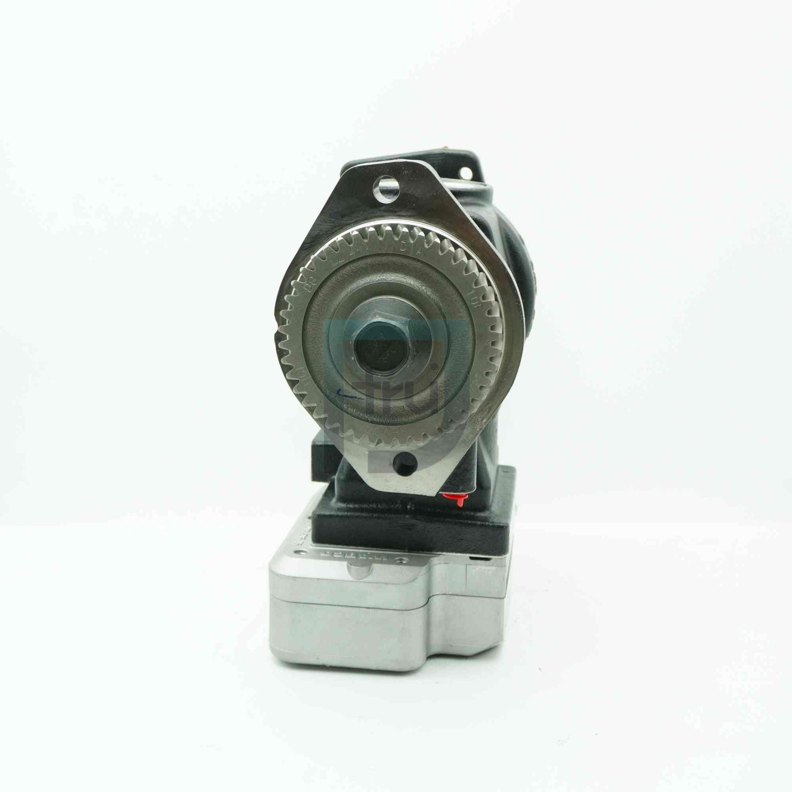 5286675 5301090 4946299 4936216 6CT Air Compressor - Image 4