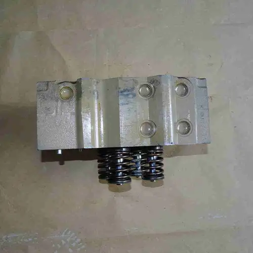 3646324 3811981 3081065 3082064 Cylinder Head - Image 4