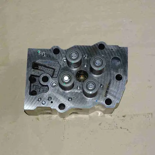 3646324 3811981 3081065 3082064 Cylinder Head - Image 5