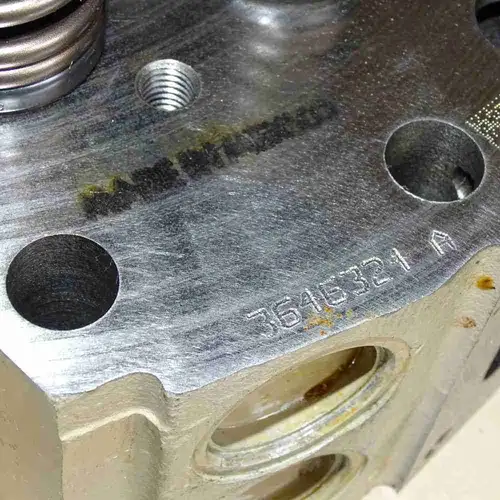 3646324 3811981 3081065 3082064 Cylinder Head - Image 6