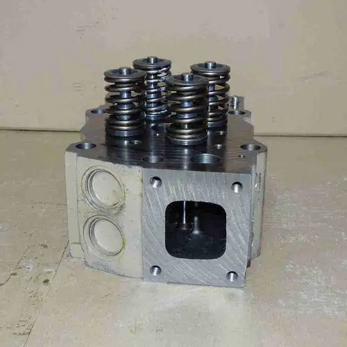 3646324 3811981 3081065 3082064 Cylinder Head - Image 7