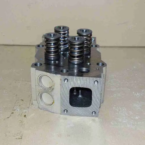 3646324 3811981 3081065 3082064 Cylinder Head - Image 8
