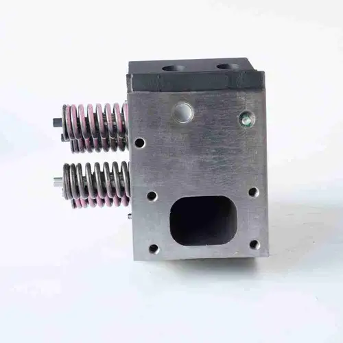 5372431 3649048 3642930 3649047 Cylinder Head - Image 4