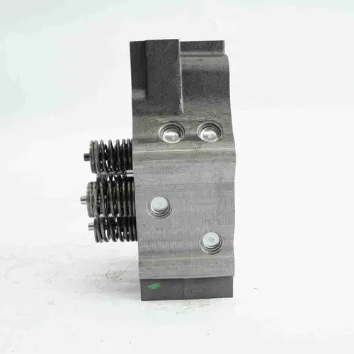 4068673 3092216 3094190 3093478 Cylinder Head - Image 6