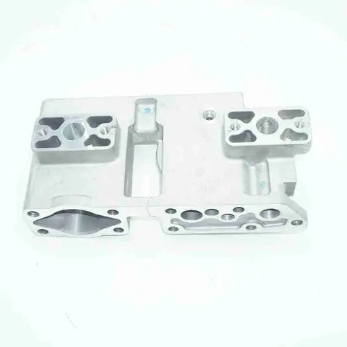3102774 ISM QSM Oil Filter Head - Image 3