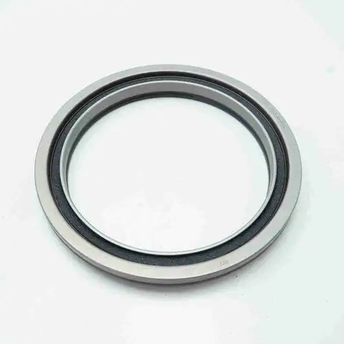 4096669 QSK23 Front Crankshaft Oil Seal - Image 3