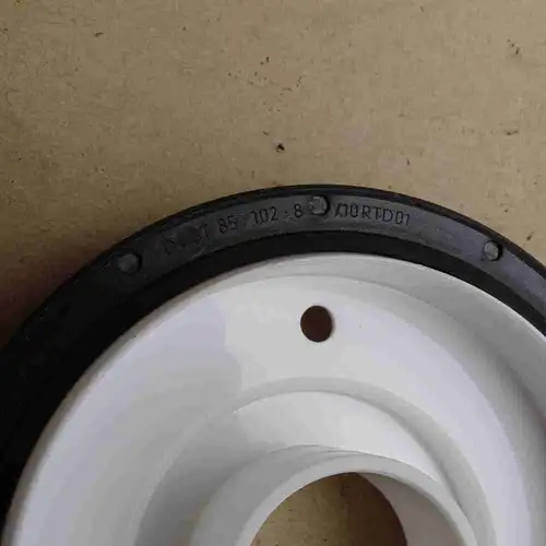 3695722 3693459 ISG QSG Front Crankshaft Oil Seal - Image 7