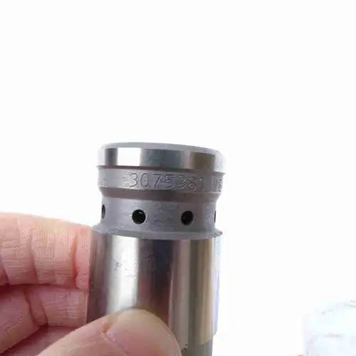3075381 NT855 K19 K38 Injector - Image 9