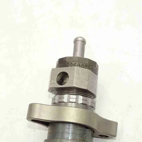 3095773 NT855 K19 K38 Injector - Image 2