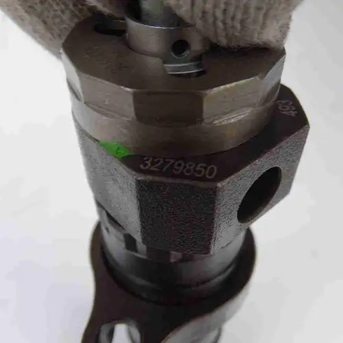 3609962 KTA19 K19 K38 Injector - Image 3