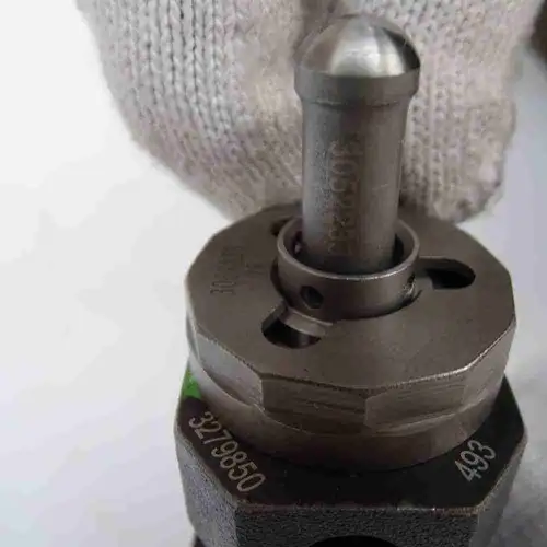 3609962 KTA19 K19 K38 Injector - Image 5