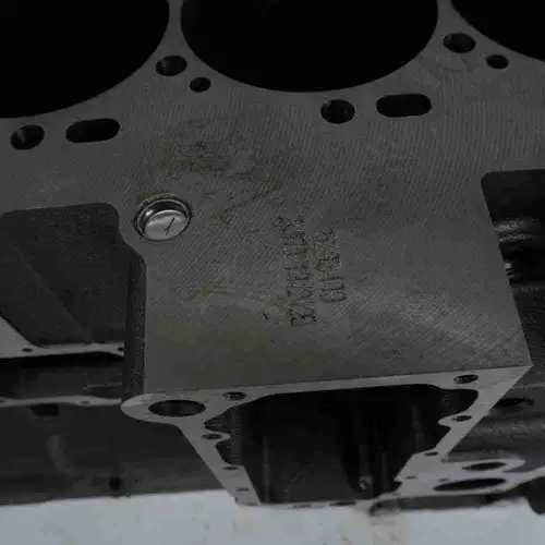 4955483 5271268 5273298 4993369 Cylinder Block - Image 5
