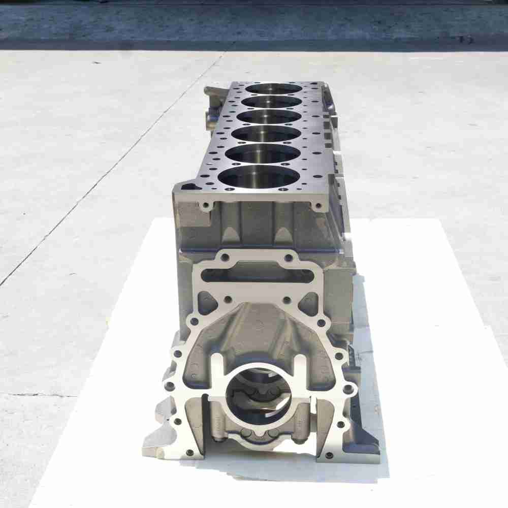 5693740 5633494 5633349 4376170 Cylinder Block - Image 4