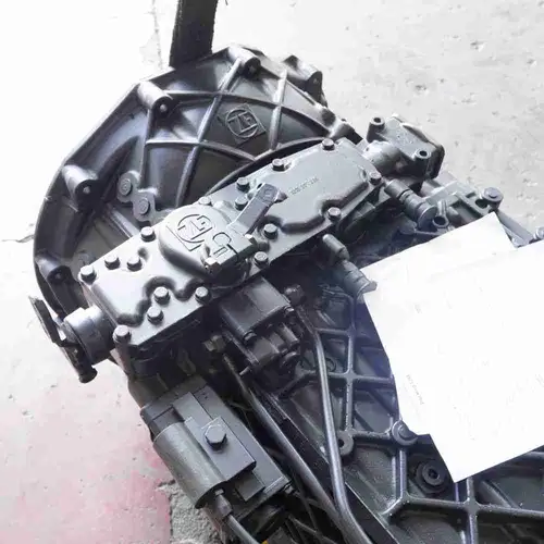 ZF ECOSPLIT 3 manual transmission 16S221IT Diesel Engine Part - Image 9