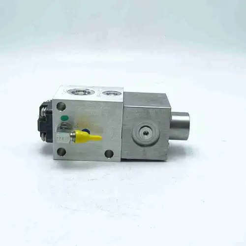 3063022 KTA19 K50 K38 Valve - Image 4