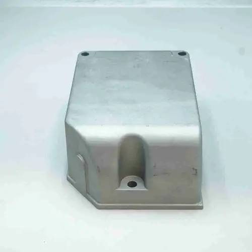 3010388 K19 K38 K50 Valve Cover - Image 3