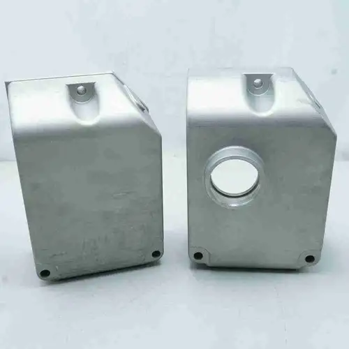 3010396 3010388 3010247 K19 Valve Cover - Image 2