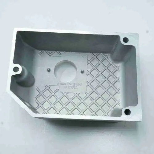 3010396 3010388 3010247 K19 Valve Cover - Image 3