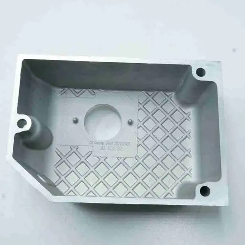 3010396 3010388 3010247 K19 Valve Cover - Image 4