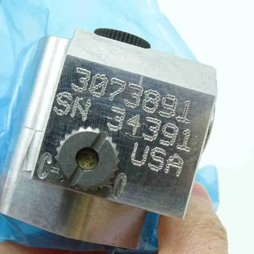 3096857 3096856 KTA19 Fuel Shutoff Solenoid - Image 9