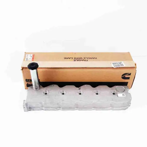 6754-11-8310 PC240-8MO 气阀室罩盖 Valve Cover - Image 2